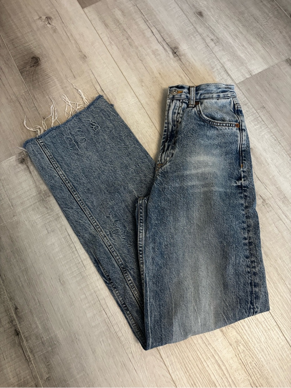 ZARA Size 0 Straight Leg Jeans Medium Wash Raw Frayed Hem
